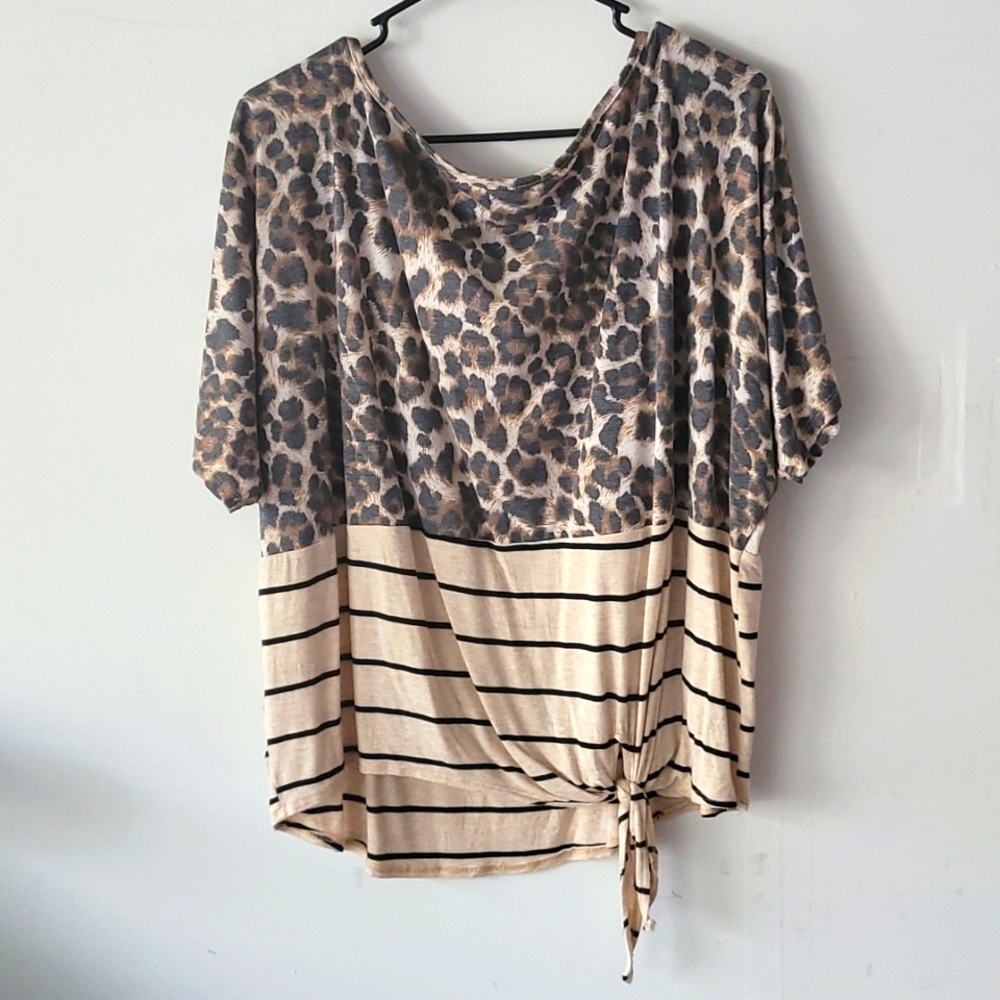 🖤Women's super cute blouse. sz xlarge🖤
